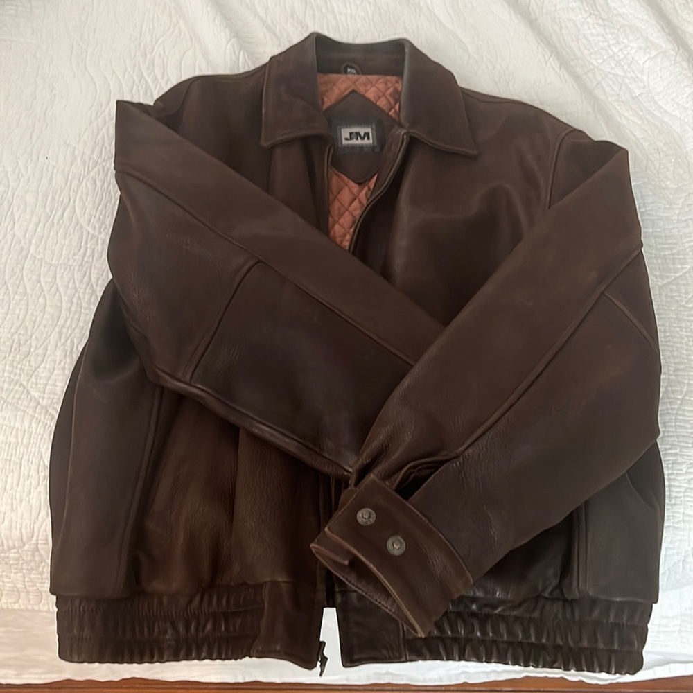 Men’s XL leather jacket, zipper front